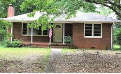 Pre-foreclosure in  ZANOLA DR SW Mableton, GA 30126