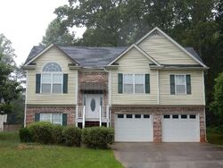  Walkers Pond Dr, Villa Rica GA