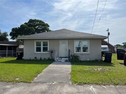 Pre-foreclosure in  ARIANA AVE Auburndale, FL 33823