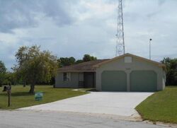 Pre-foreclosure in  SE EAST DUNBROOKE CIR Port Saint Lucie, FL 34952