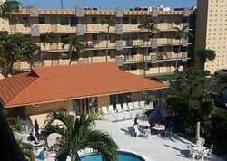 Pre-foreclosure in  PIERCE ST  Hollywood, FL 33020