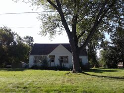 Pre-foreclosure in  W 107TH ST Palos Hills, IL 60465