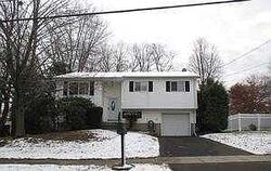 Pre-foreclosure in  FLOWER DR Hamden, CT 06518