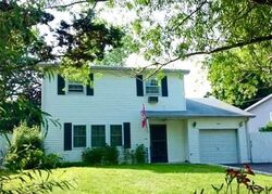 Pre-foreclosure in  MARLIN DR Norwalk, CT 06854