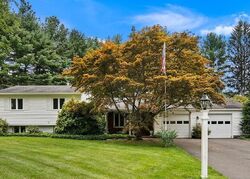 Pre-foreclosure in  BRENTWOOD DR Avon, CT 06001