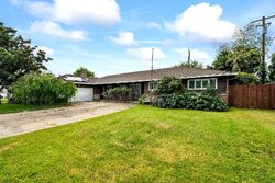 Pre-foreclosure in  MYRTLE AVE Galt, CA 95632