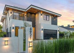 Pre-foreclosure in  RUBIO AVE Encino, CA 91436