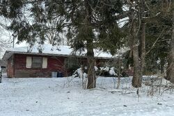 Pre-foreclosure in  DEER POND DR Leicester, MA 01524