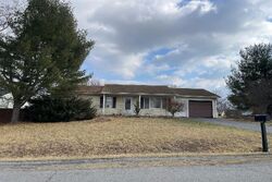 Pre-foreclosure in  SOMERSET DR Stephens City, VA 22655