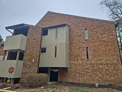 Pre-foreclosure in  MERRIMAC TRL UNIT 113 Williamsburg, VA 23185