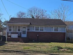 Pre-foreclosure in  OKLAHOMA AVE Norfolk, VA 23513
