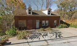 Pre-foreclosure in  MOUNT TROY RD Pittsburgh, PA 15212