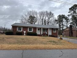 Pre-foreclosure in  LEXINGTON DR Elizabeth City, NC 27909