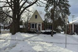 Pre-foreclosure in  FERRIS AVE Royal Oak, MI 48067