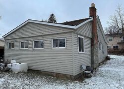 Pre-foreclosure in  PICKFORD ST Novi, MI 48377