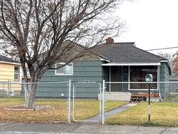 Pre-foreclosure in  F ST NE Ephrata, WA 98823