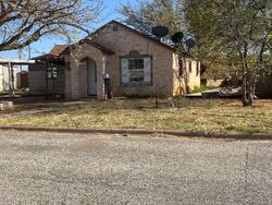  E Hill St, Brownfield TX