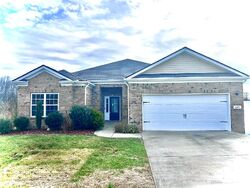 Pre-foreclosure in  FREDERICKSBURG DR Gallatin, TN 37066