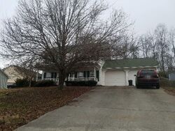 Pre-foreclosure in  CODY LN Knoxville, TN 37938