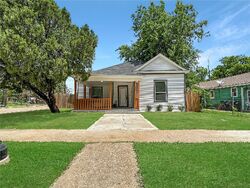 Pre-foreclosure in  E PULASKI ST Fort Worth, TX 76104