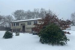  Colonial Dr, Westerly RI
