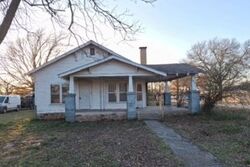 Pre-foreclosure in  S 10TH ST Okemah, OK 74859