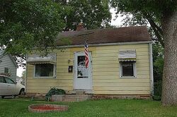 Pre-foreclosure in  HIAWATHA ST Columbus, OH 43211