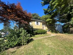Pre-foreclosure in  GLICK AVE Allentown, PA 18103