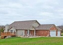 Pre-foreclosure in  DEER VALLEY LN Troy, MO 63379