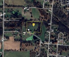Pre-foreclosure in  HENDERSON LAKE DR La Grange, MO 63448