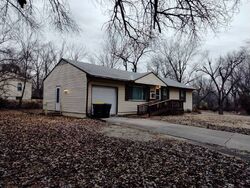  Greenwood Rd, Kansas City MO