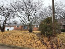 Pre-foreclosure in  W AVONDALE ST Poplar Bluff, MO 63901
