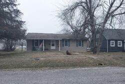  Clay St, Wellsville MO