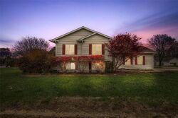  Sunset Ct, Farmington MO