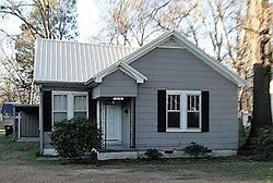 Pre-foreclosure in  W JEFFERSON AVE Greenwood, MS 38930
