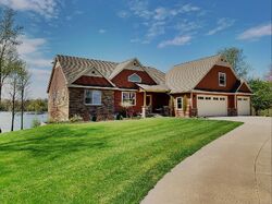 Pre-foreclosure in  MACYWOOD LN Richland, MI 49083