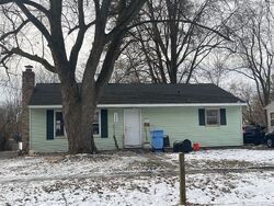 Pre-foreclosure in  W HOWE AVE Lansing, MI 48906