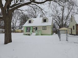 Pre-foreclosure in  GLENN AVE Flint, MI 48505