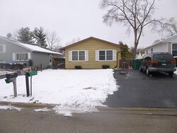 Pre-foreclosure in  RIDGEWAY AVE Round Lake, IL 60073