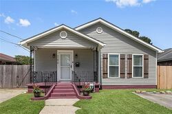 Pre-foreclosure in  OAKLAWN DR Metairie, LA 70005