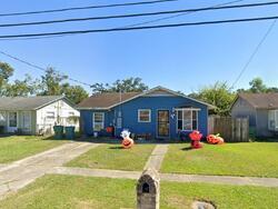 Pre-foreclosure in  HELIS DR Westwego, LA 70094