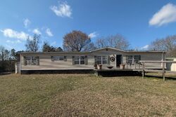 Pre-foreclosure in  RIDGEHAVEN DR Keithville, LA 71047