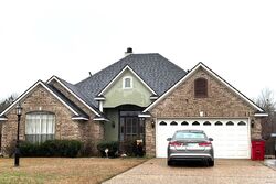 Pre-foreclosure in  FREEDOMS WAY Keithville, LA 71047