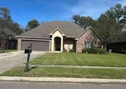  Rue Riviere Dr, Port Allen LA