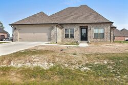 Pre-foreclosure in  MESA LN Lake Charles, LA 70611
