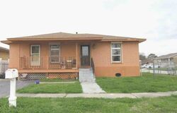 Pre-foreclosure in  RUE RACINE Marrero, LA 70072