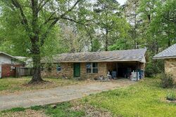 Pre-foreclosure in  DOLLY DR Monroe, LA 71203
