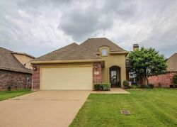 Pre-foreclosure in  HACKBERRY DR Bossier City, LA 71111