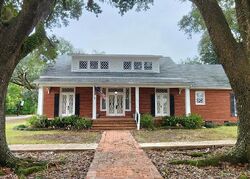 Pre-foreclosure in  CHURCH AVE Kaplan, LA 70548