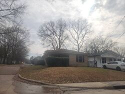Pre-foreclosure in  HENRY ST Shreveport, LA 71109